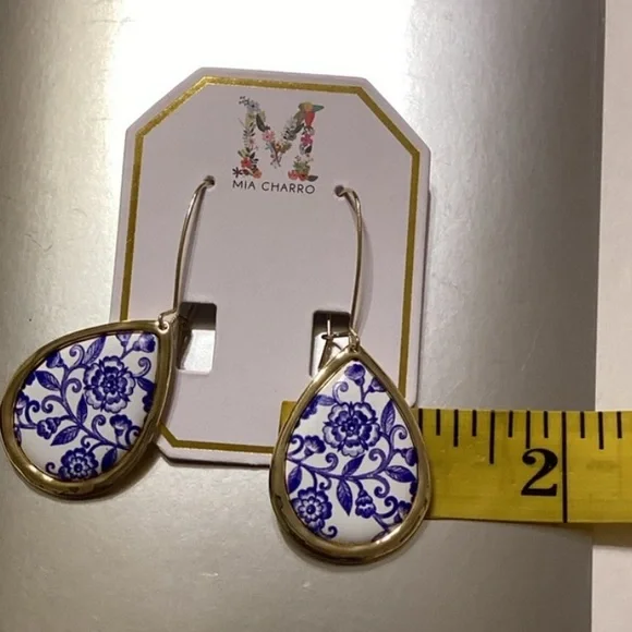 NWT ⚜️💙⚜️ Mia Charro Floral Ceramic Tile Teardrop Earrings - Picture 7 of 11